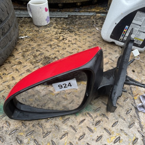 Genuine 2013 toyota yaris - genuine,