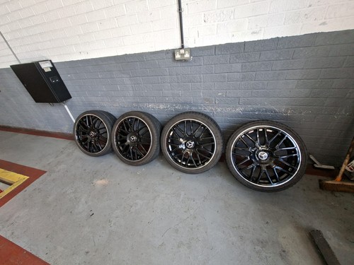 Mercedes benz set - mercedes-benz,