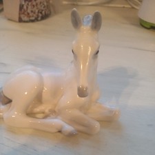 Horse figurine,  foal lying