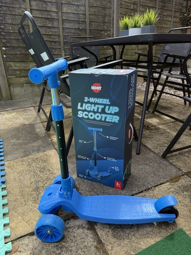 Kids three wheel scooter - three-wheel,