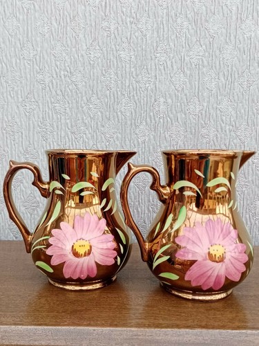 Pair wade lustre jugs - pair,