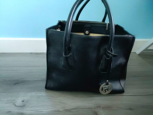 Peter james london - james, black