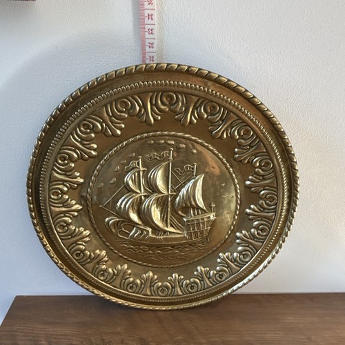 Embossed brass wall - embossed, –