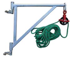 Gin wheel scaffolding hoist