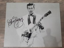 CHUCK BERRY SIGNED 10 X 8 AUTOGRAPHED PHOTO LEGEND....REAL