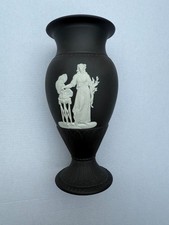 RARE VINTAGE COLLECTIBLE WEDGWOOD JASPERWARE BLACK FOOTED VASE 19cm ENGLAND 1978