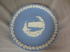 Wedgewood Christmas Plate 1979 BUCKINGHAM PALACE Blue / White MADE IN ENGLAND
