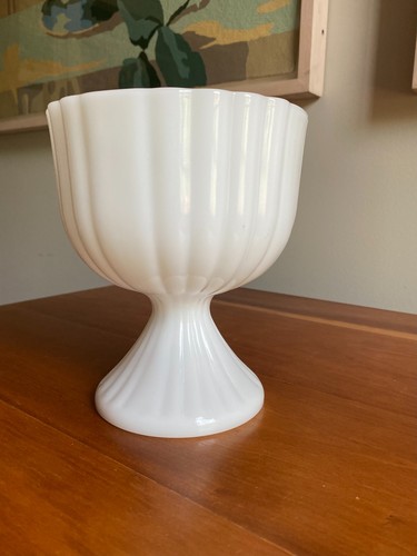 Ribbed milk glass - ribbed,