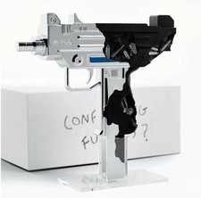 Shoeuzi Conflicting Futures 1/300 Limited Edition Brand New Sealed Free Shipping