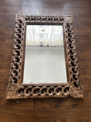 Beautiful vintage hand carved - beautiful,
