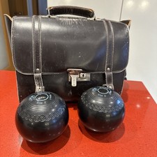 Thomas Taylor lawn Bowls size