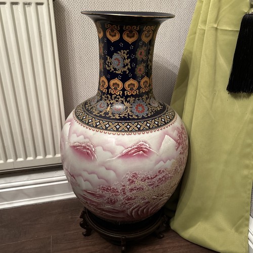 Large ornamental chinese vase - large,