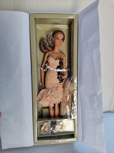 Fashion royalty cosmetic - royalty,