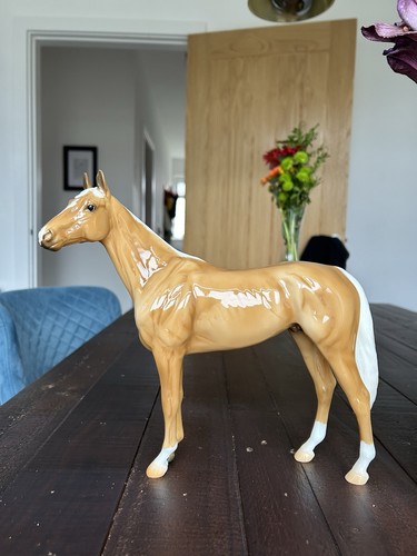 Breyer traditional scale - 1:9,