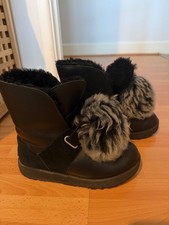 UGG Women's waterproof, black