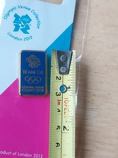 Team GB London 2012 Olympic Pin Badge lion and Olympic rings dark blue