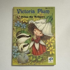 Vintage Victoria Plum Book