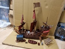 Pirates of the Caribbean Ship Queen Annes Revenge With Figures 27" Long