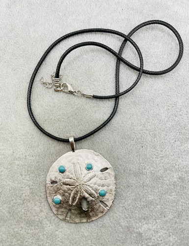 Pearl sand dollar pendant - sand,