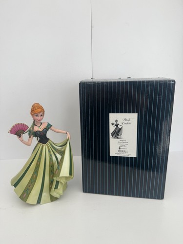 Disney showcase collection - disney,