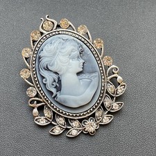 TJC Large Cameo Pendant Brooch