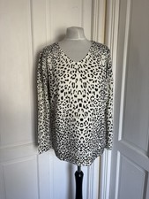 Damart Ladies Animal Print V