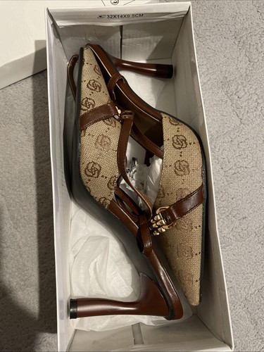 Ladies shoes size wide - 8,
