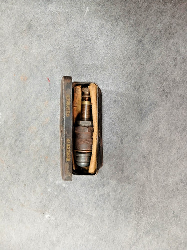 Vintage lodge sparkplug - lodge,