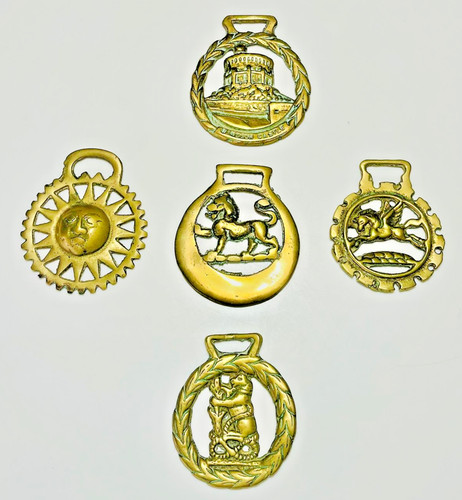 Vintage cast horse brasses set - vintage,