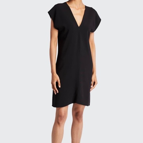 The row 1550 - perry, black