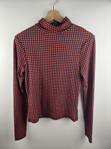 Red black dogtooth pattern - red,