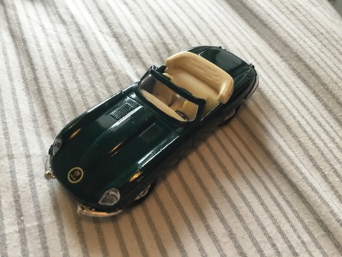 Dark green toy - green,