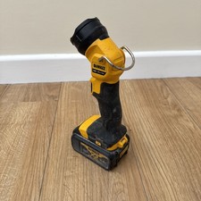 DeWalt DCL040 18v LED Swivel Worklight Pocket Torch + DCB182 4 AH BATTERY
