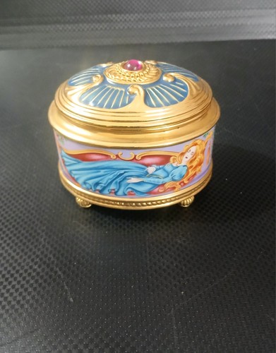 Franklin mint house - franklin,