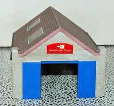 Hornby R8768 OO Skaledale Car Service & Repair Garage (159)
