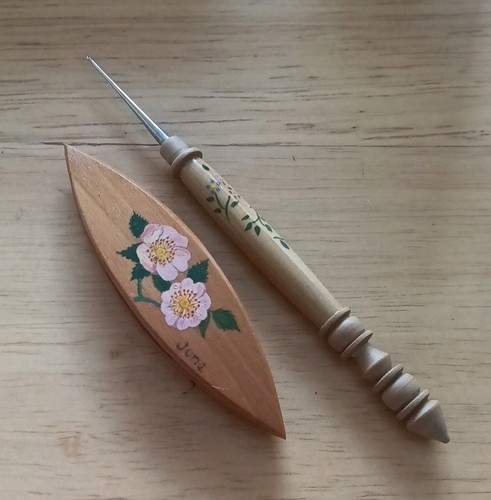Wood tatting shuttle - wood, shuttle.