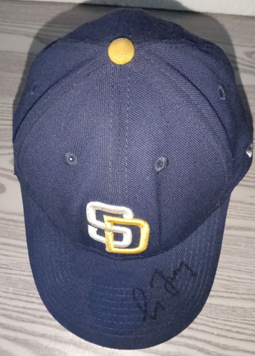 Gregg maddux autographed - maddux,