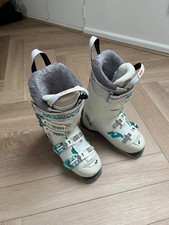 Women’s Nordica alpine ski