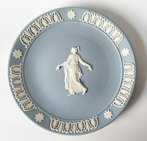 Wedgwood blue jasperware plate - wedgwood,