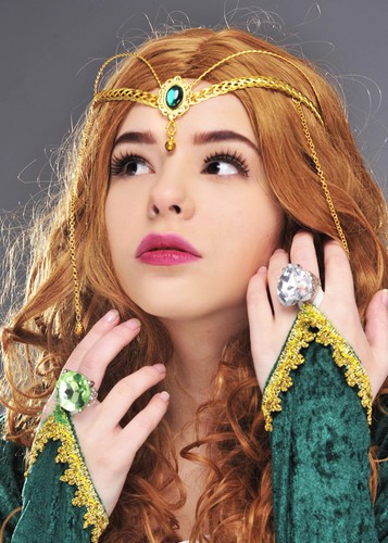 Medieval queen green jewel - green,