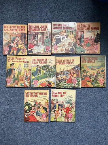 The schoolgirls own library - the,