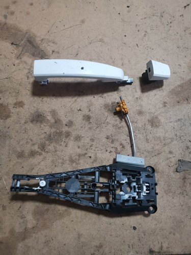 Vauxhall insignia door handle - vauxhall,