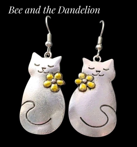 Gorgeous silver tone cat - silver,