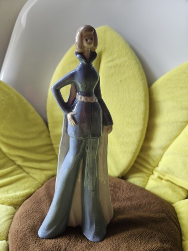 Pretty tall elegant - tall, lady
