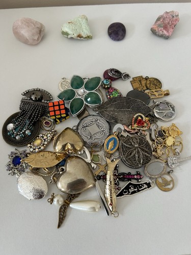 Mixed costume jewellery - mixed,