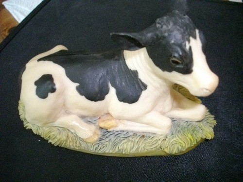 Border fine arts - calf, figurine