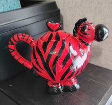 Zebra Tea pot Vanderbilt Red