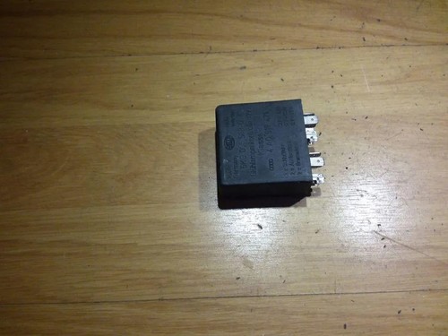 Audi avant 8d5 b5 - a4, relay