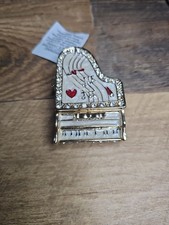 Small pill box - trinket, ring