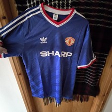 Manchester United Adidas Retro
